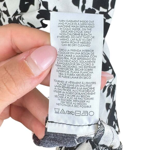 Cabi X-Factor Faux Wrap Black White Pattern 3/4 Sleeve Mini Dress Pockets - Picture 13 of 13